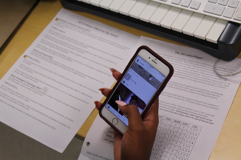 Students tend to neglect school work to scroll through social media outlets. 
