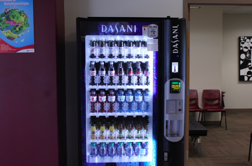 The+doubling+of+the+number+of+vending+machines+this+year+provide+a+growing+variation+of+drinks+for+students.+