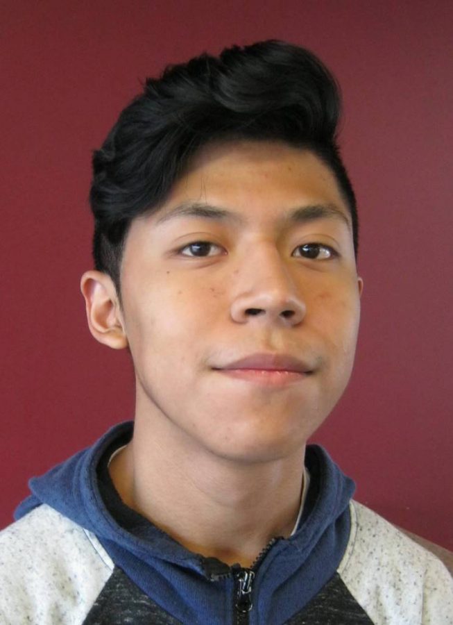 Sophomore+Ivan+Bracamontes+says+students+need+more+time+between+classes.+