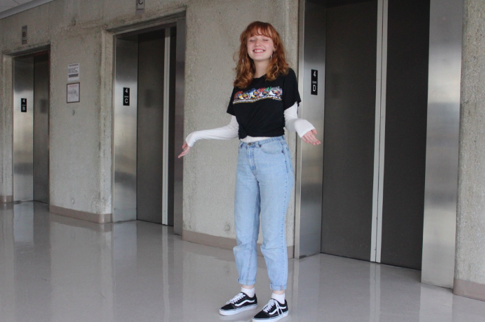 Writer Rhiann Ashmore rocks her trendy mom jeans. 