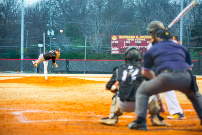 Pitcher Grame McLeod take the mound for the warriors. 