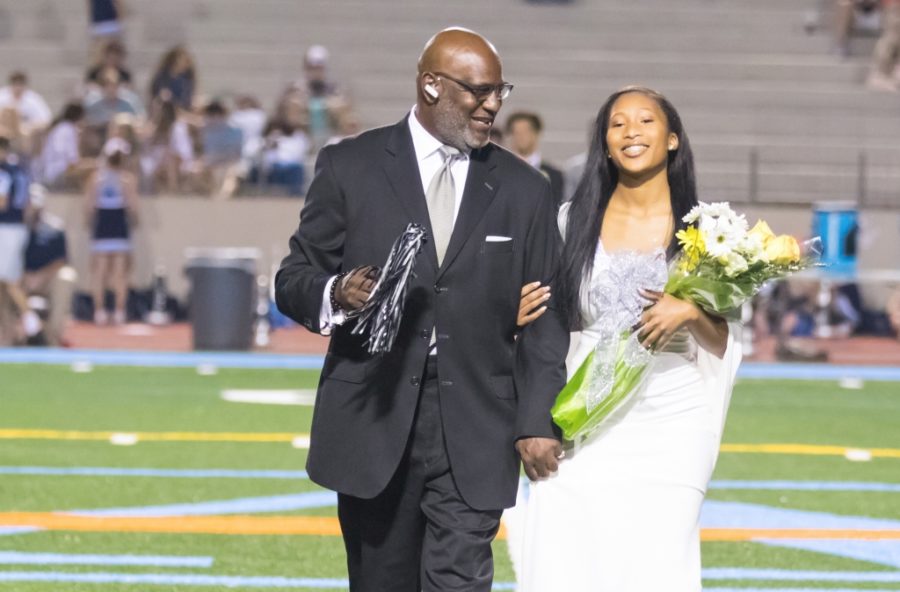 Miss+North+Atlanta+2017+Kaylan+Johnson+was+escorted+at+halftime+by+her+godfather+Charles+Wright.%0A