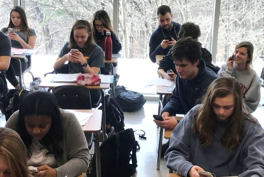Screen Junkies? The raging debate about possible cell phone addiction continues in every high school setting including North Atlanta High School. 