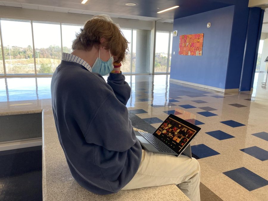 Déjà Vu: Junior Duskin Balch stares familiarly at his computer screen as memories of the 2020-2021 school year resurface with this semesters virtual beginning. 