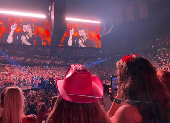 A Golden Concert: ultra-popular singer Harry Styles performed for Atlanta, blowing away everyone in the crowd.