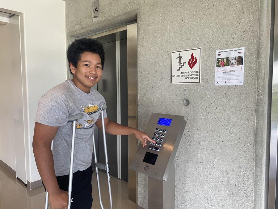 Ups and Downs: Junior Jonas Shen is happy to be back in the eleven stories, but struggles to get to his classes with a lack of etiquette plaguing NAHS elevator riders.