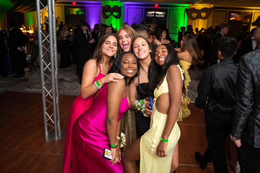 Party Gras: Dubs Celebrate Prom 2023 Louisiana Style – The Warrior Wire