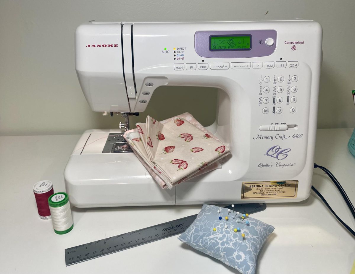 A Janome Memory Craft 4800 sewing machine perfect for a crafty hobby that many Dubs dabble into 