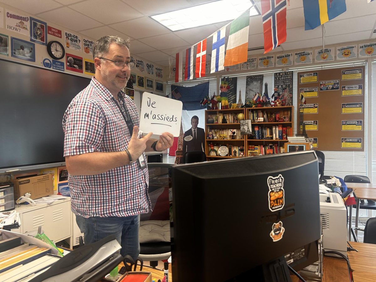 French Fun : Mr. Oliver teaches his French IV students how to conjugate verbs